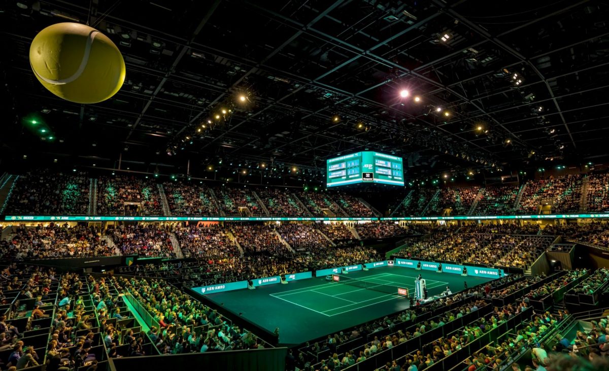 Événement de tennis avec éléments de spectacle audiovisuel
