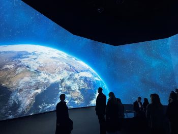 Projectie aarde museum
