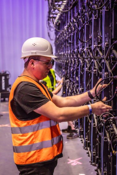 LED-panelen afstemmen door av specialist