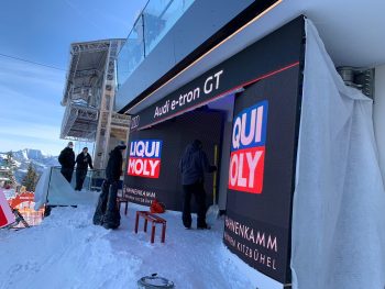 Curved LED op skipiste Kitzbühel.