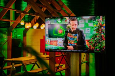 3FM Serious Request monitor en display