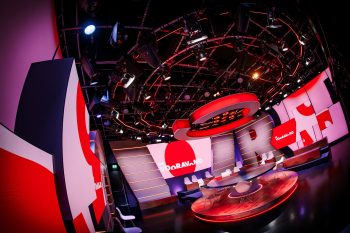 LED scherm in televisiestudio De Vooravond