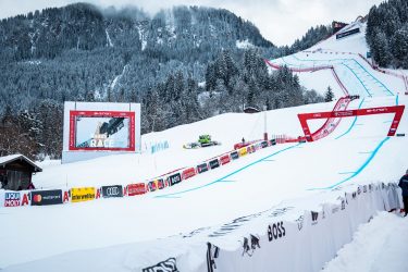 LED scherm op piste bij Ski Worldcup