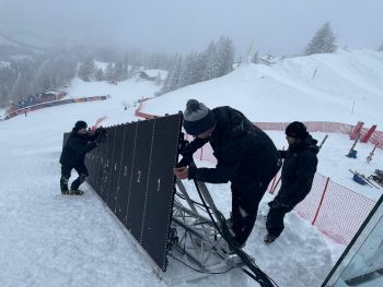Ski worldcup opbouw LED scherm op piste