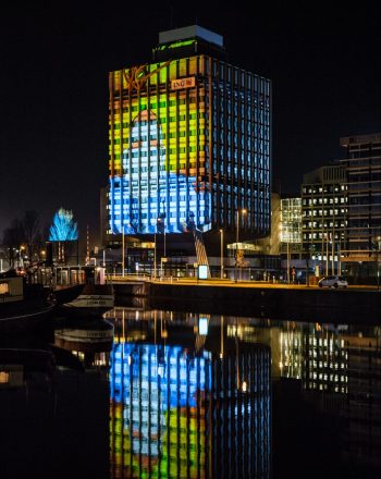 Projectie op ING Kantoor Leeuwarden, Luna Nights lichtfestival