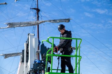 Groot LED scherm in haven Harlingen