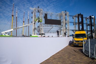Opbouw LED scherm The Passion Harlingen