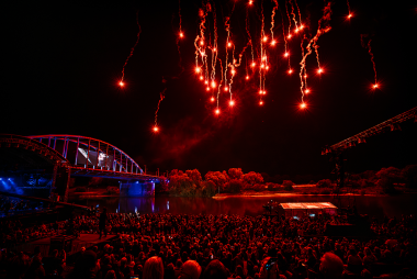 Vuurwerk tijdens Bridge To Liberation