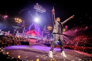 Waylon tijdens Muziekfeest van het Jaar