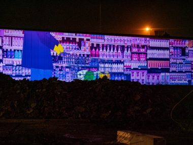 Creatieve projectie in de buitenlucht