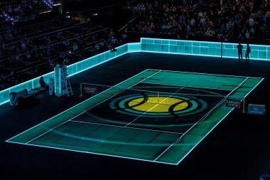 Showelement: projectie op tennisveld