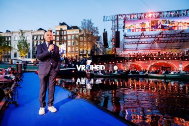 Frits Spits tijdens 5 Mei-concert