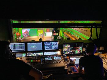 Regie licht-, geluid- en videotechnologie tijdens zakelijk evenement
