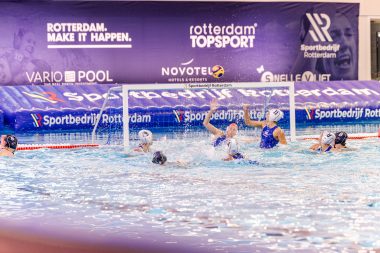 Wedstrijd tijdens Waterpolo Cup Rotterdam