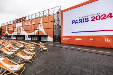Outdoor LED-scherm bij TeamNL Huis Parijs
