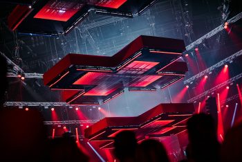 Detail van hangende LED-constructie