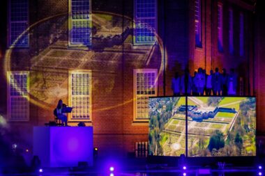 Opening Paleis Het Loo LED kubus live muziek