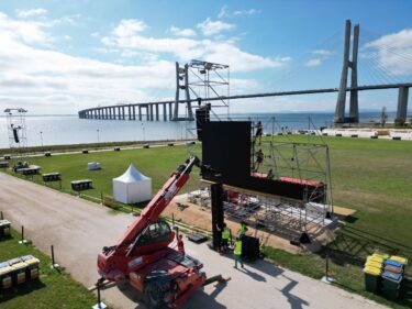 LED screen build