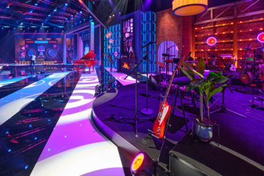 Performing stage broadcast show