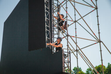 LED screen build-up by technicians