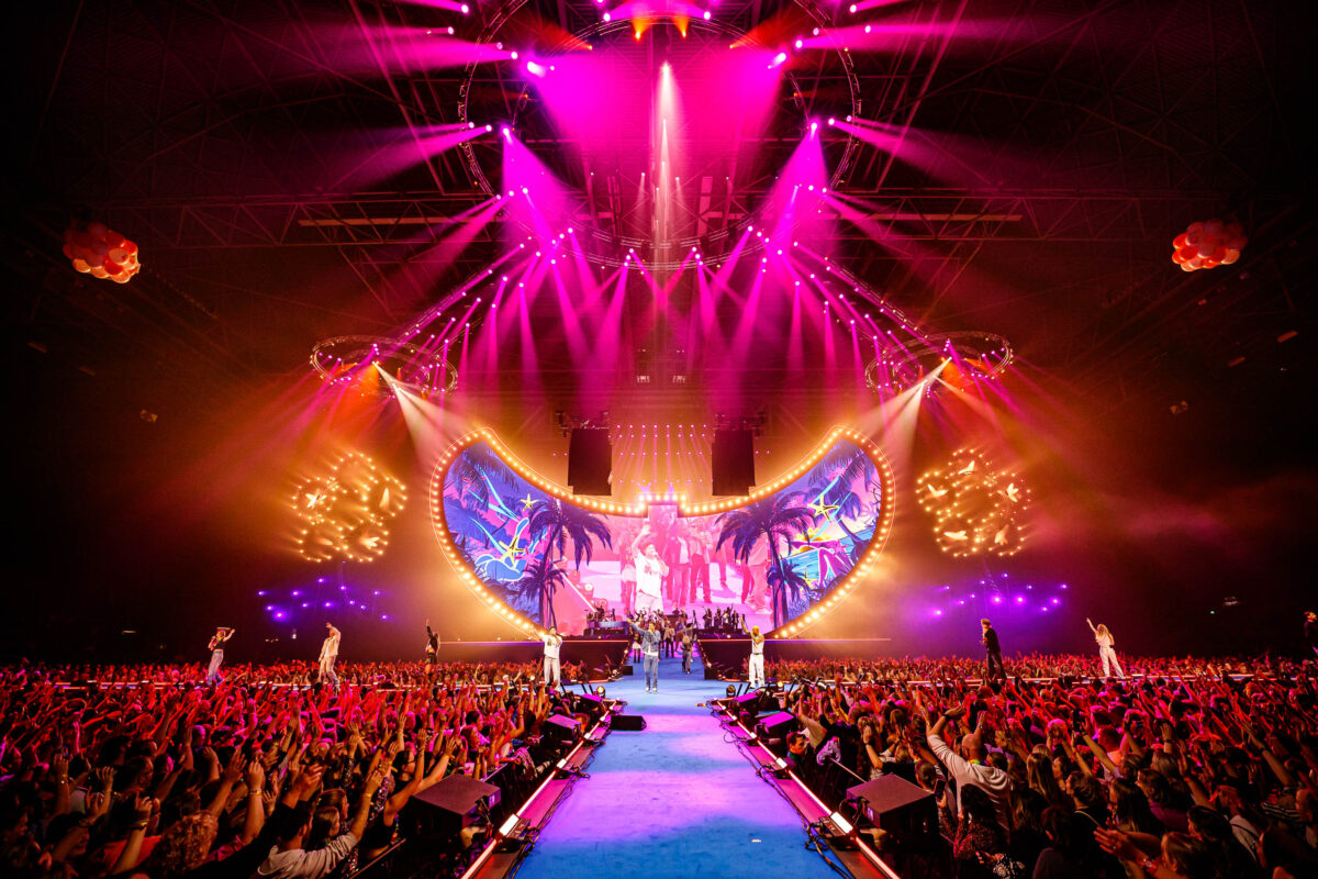 Stage design and liveshow The Streamers